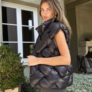 Benaar Black Quilted Women's Vest NWOT